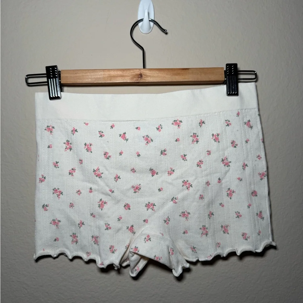 Laura Ashley Large Cami with matching shorts 4 pieces Pj Set